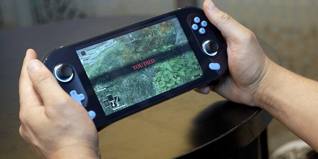 加密游戏掌机发货因“过高”进口关税而延迟