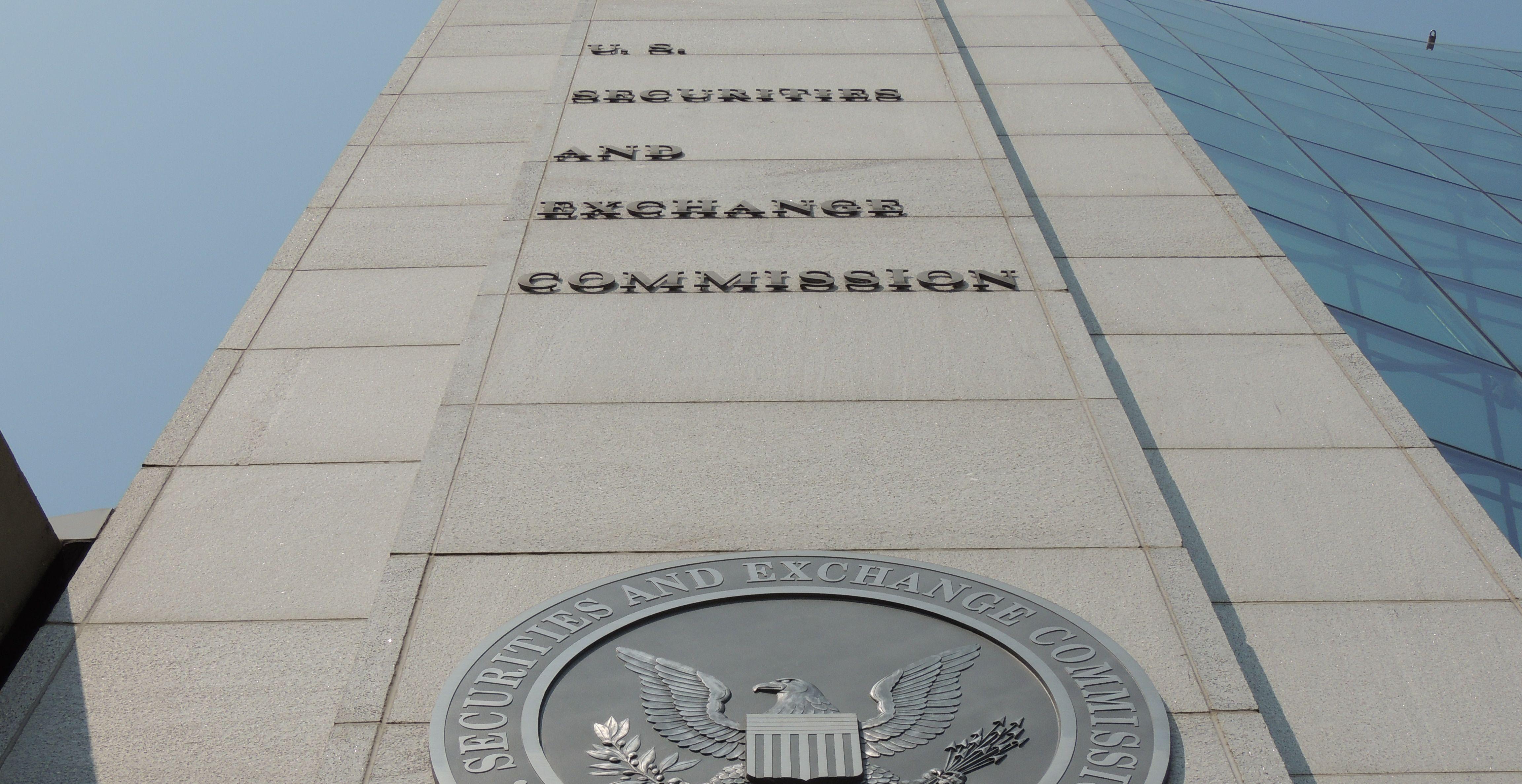 华尔街巨头在SEC会议上反对对代币化证券给予豁免。